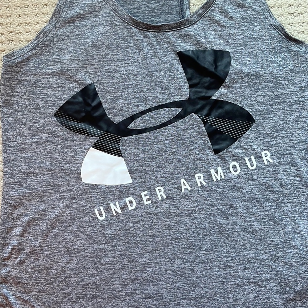 Woman’s grey Under Armor tech tank - Picture 2 of 5
